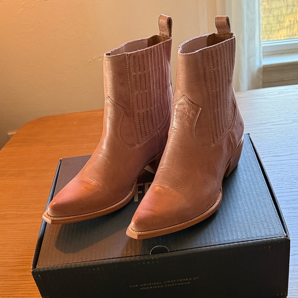 FRYE Women's Sacha Chelsea Leather Ankle Booties Size 10